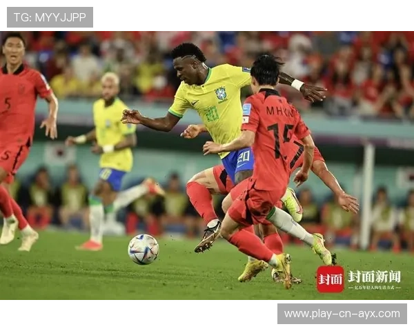 内马尔拖球变向进入中路，巴西再次创造连击场面——从球场到训练场的节拍