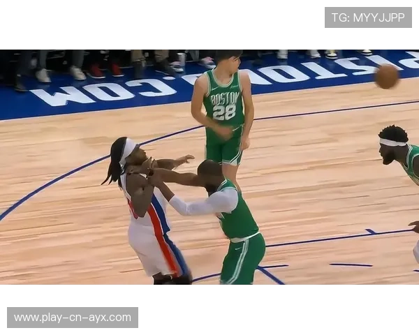 杰伦·布朗与斯图尔特冲突，技术犯规上演