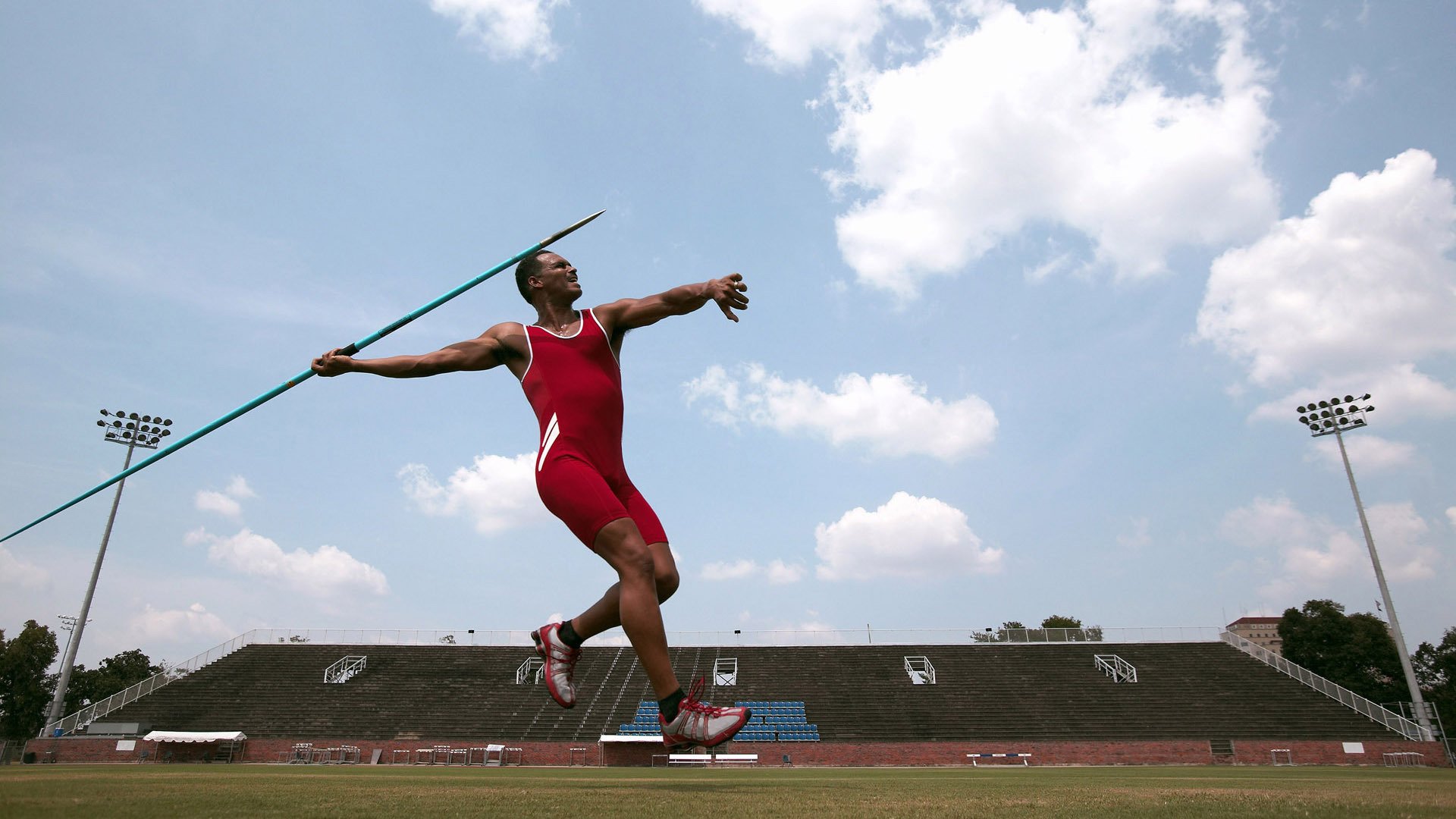 爱游戏体育在线-本·普劳德决赛展现王者风范,劳德普鲁